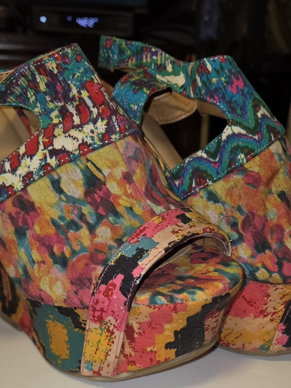 Women’s Colorful Abstract Print Wedge Sandals
